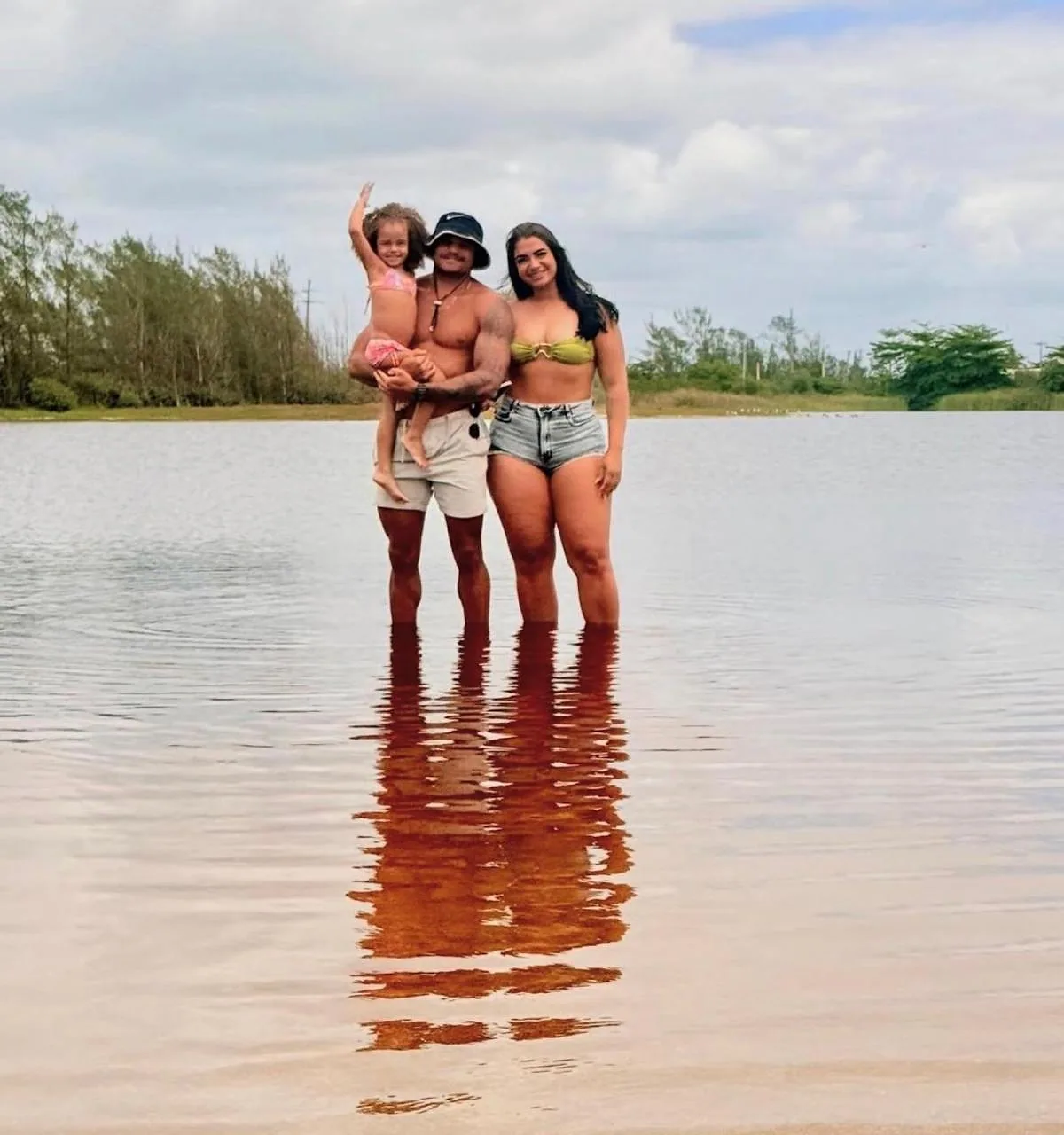 Lagoa Vermelha no passeio tradicional de buggy em Arraial do Cabo